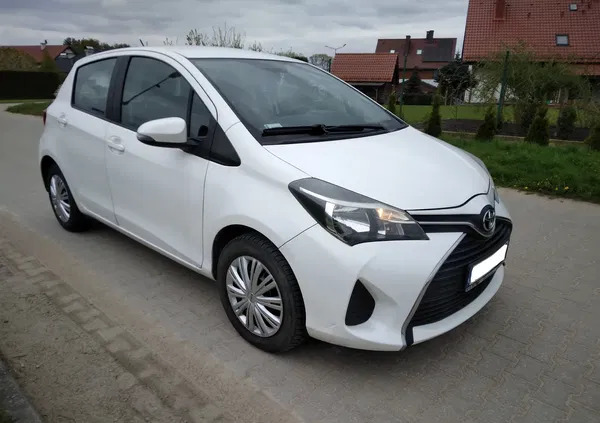 toyota Toyota Yaris cena 20900 przebieg: 303000, rok produkcji 2016 z Ujście